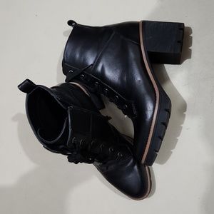 Black heel combat boot, size 10, brand Soul Natural.